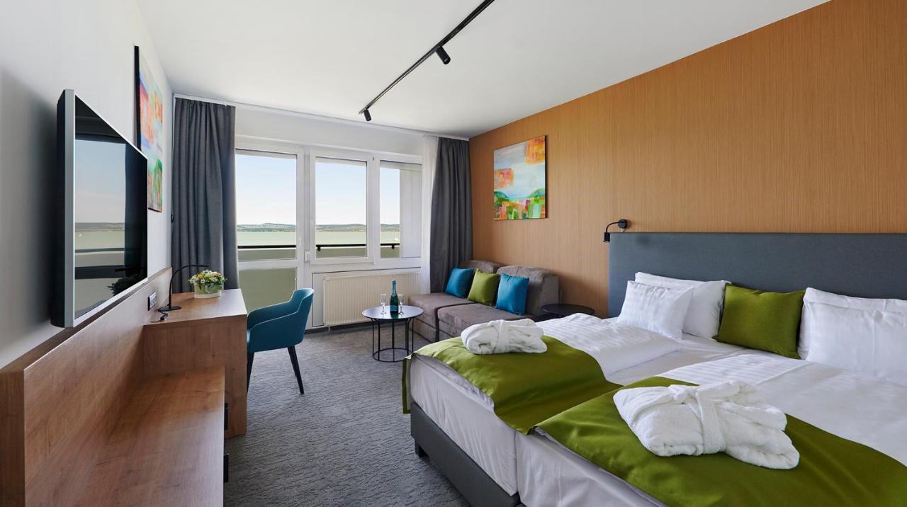 Hotel Otp บาลาตอนเซเมช ภายนอก รูปภาพ