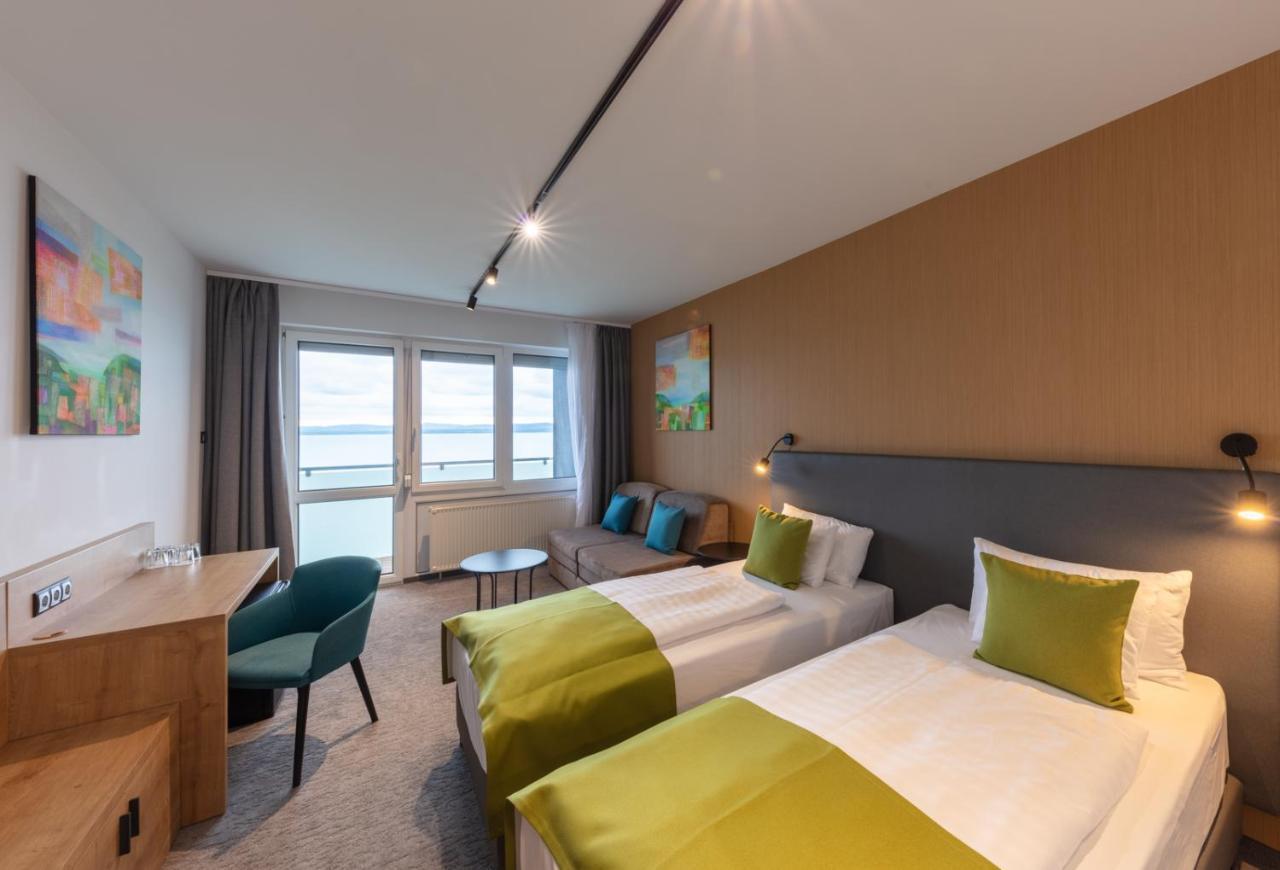 Hotel Otp บาลาตอนเซเมช ภายนอก รูปภาพ
